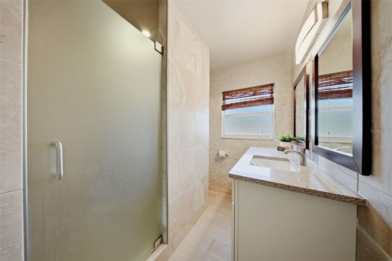 7039 Hibiscus Avenue S, South Pasadena, FL 33707 Photo
