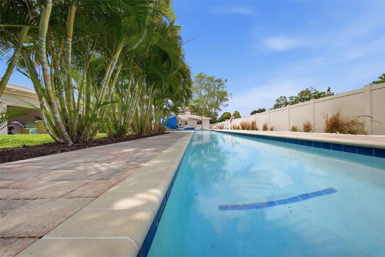 7039 Hibiscus Avenue S, South Pasadena, FL 33707 Photo
