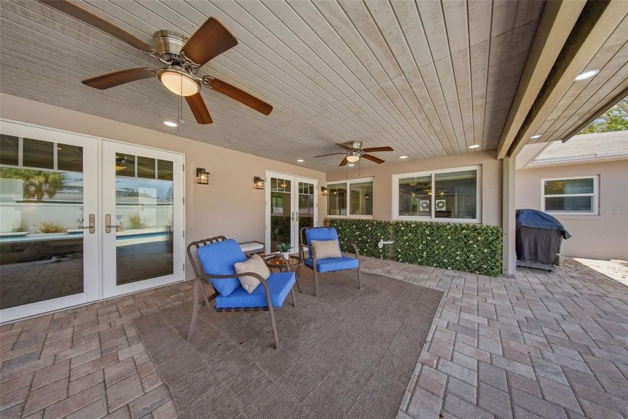 7039 Hibiscus Avenue S, South Pasadena, FL 33707 Photo