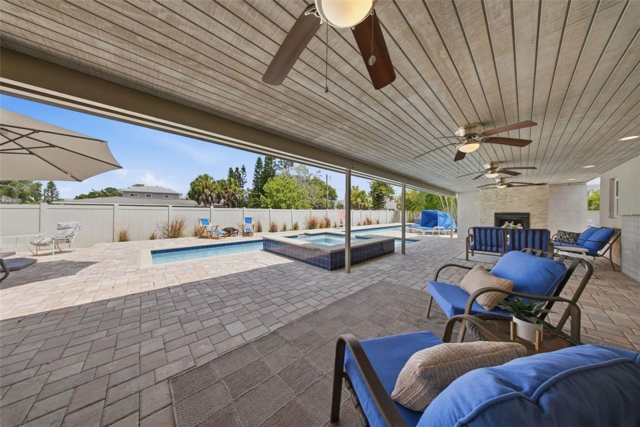 7039 Hibiscus Avenue S, South Pasadena, FL 33707 Photo