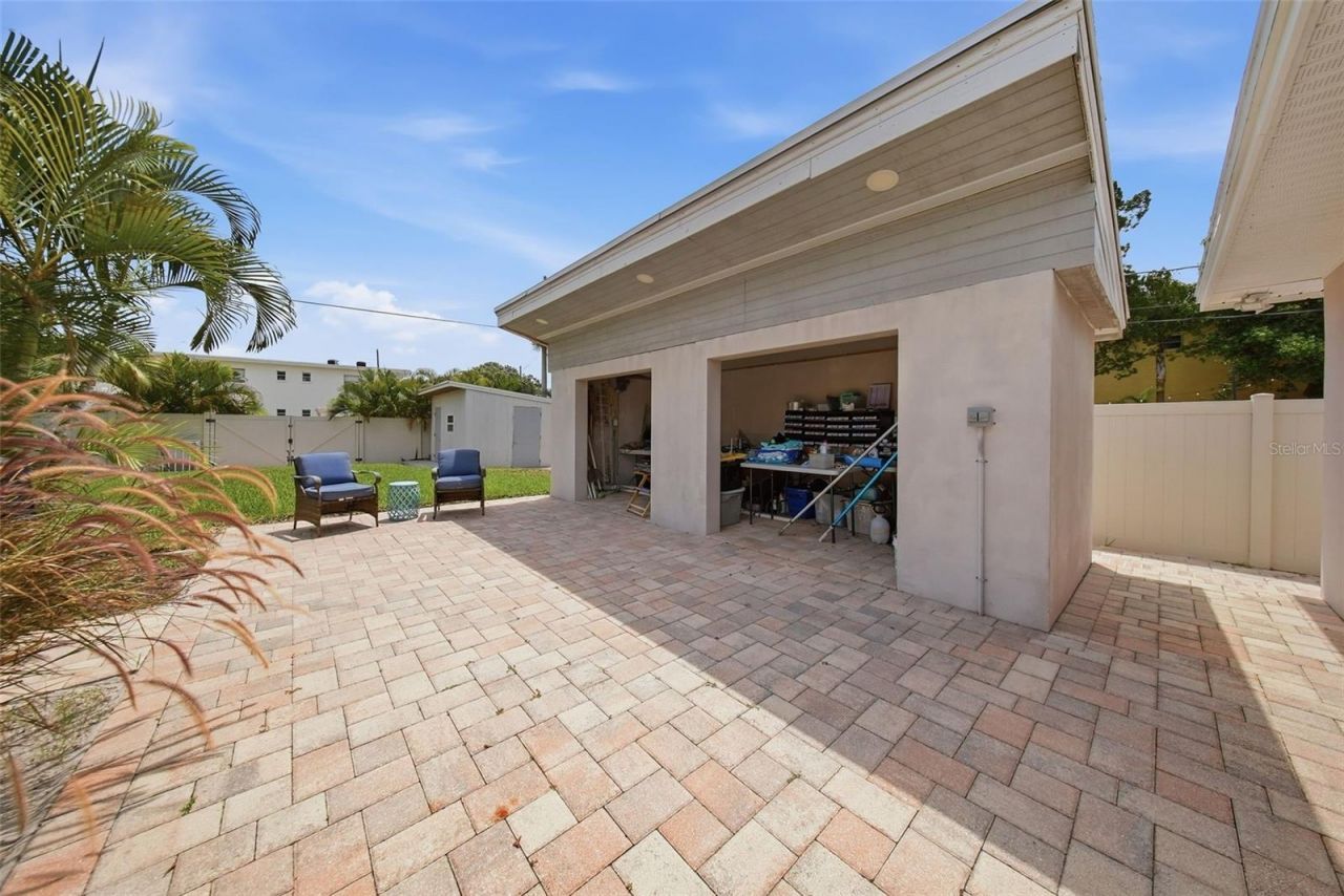 7039 Hibiscus Avenue S, South Pasadena, FL 33707 Photo