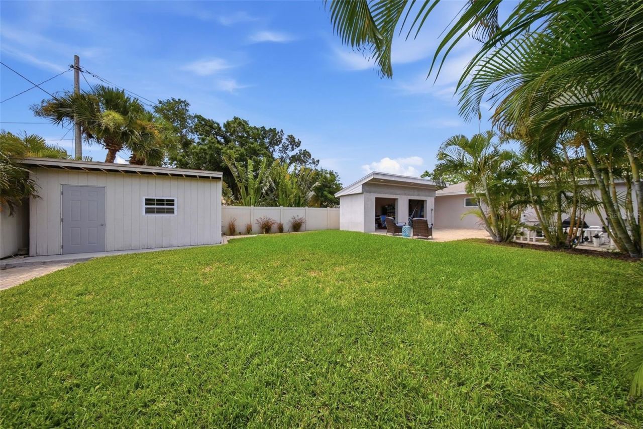 7039 Hibiscus Avenue S, South Pasadena, FL 33707 Photo