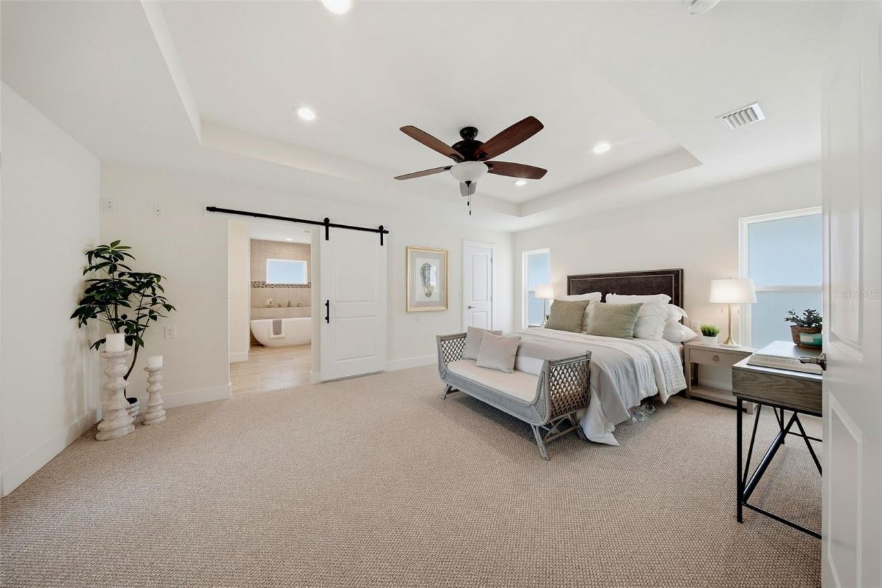 7039 Hibiscus Avenue S, South Pasadena, FL 33707 Photo