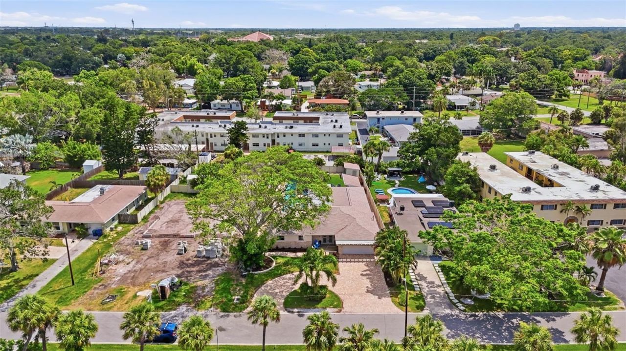 7039 Hibiscus Avenue S, South Pasadena, FL 33707 Photo