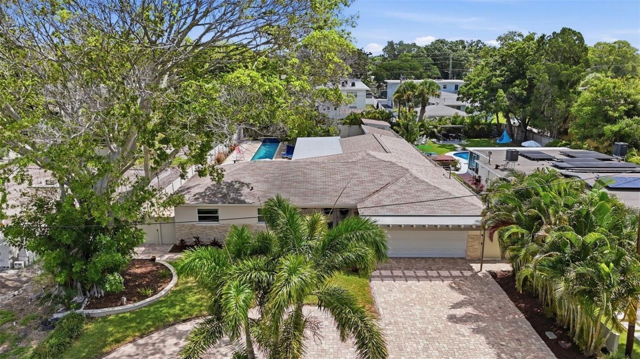 7039 Hibiscus Avenue S, South Pasadena, FL 33707 Photo