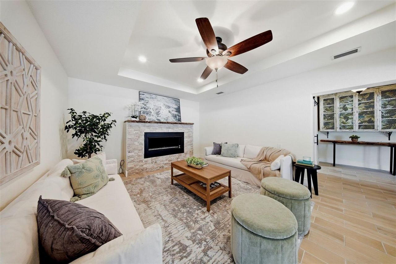 7039 Hibiscus Avenue S, South Pasadena, FL 33707 Photo