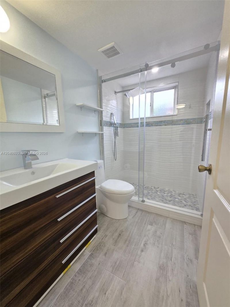17324 NW 74th Ave, Unit 102, Hialeah, FL 33015 Photo