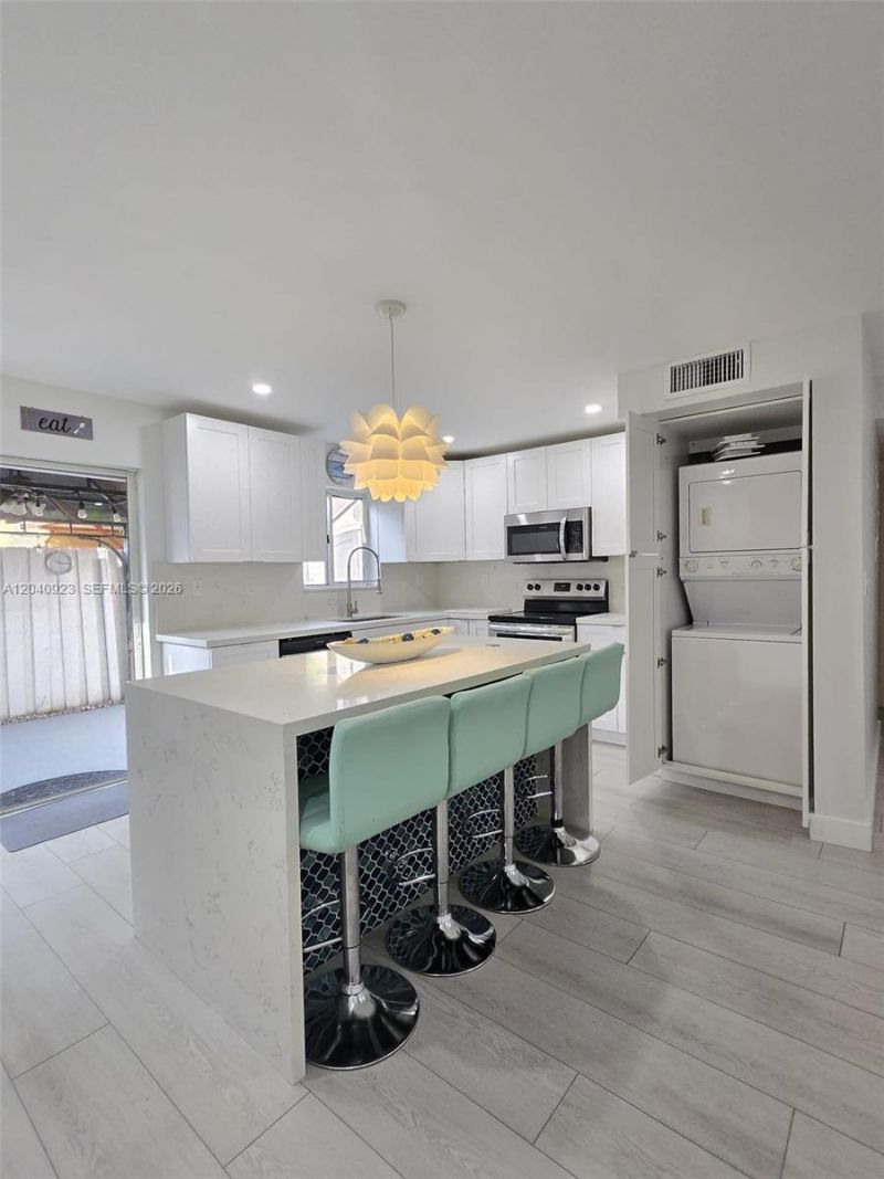 17324 NW 74th Ave, Unit 102, Hialeah, FL 33015 Photo