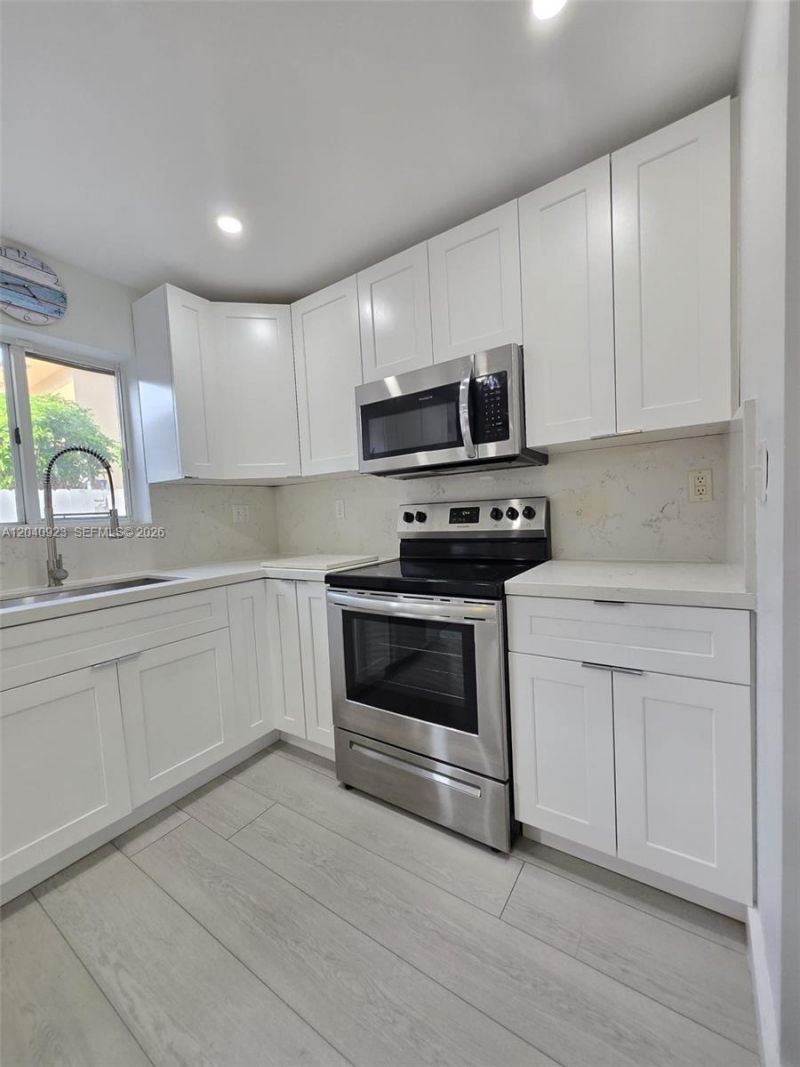 17324 NW 74th Ave, Unit 102, Hialeah, FL 33015 Photo