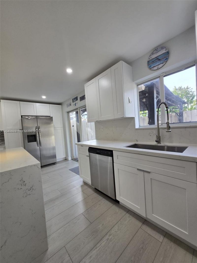 17324 NW 74th Ave, Unit 102, Hialeah, FL 33015 Photo
