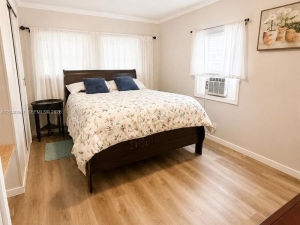 5291 collins rd , Jacksonville, FL 32244