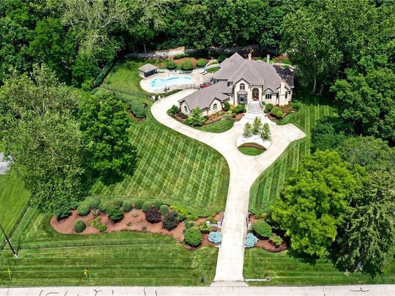1973 W Alex Bell Road, Dayton, OH 45459 Photo 2