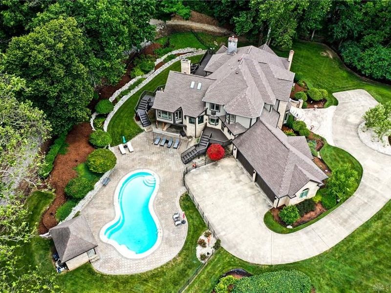 1973 W Alex Bell Road, Dayton, OH 45459 Photo 3