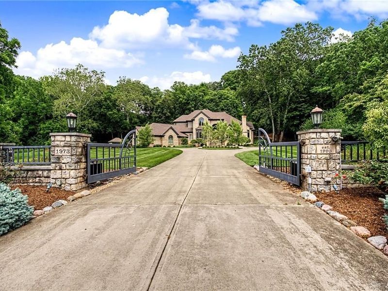 1973 W Alex Bell Road, Dayton, OH 45459 Photo 6