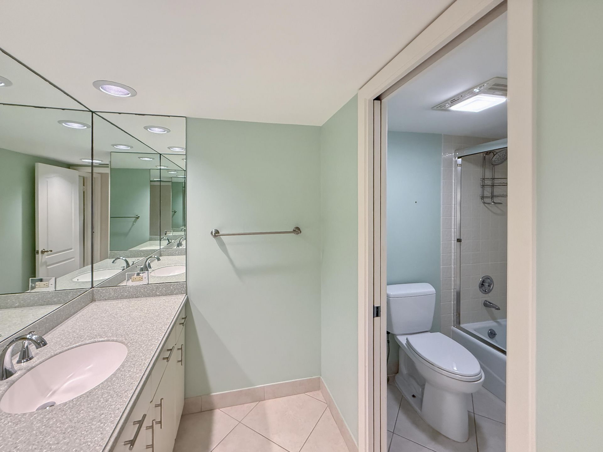 5080 N Ocean Drive, Unit 20c, Singer Island, FL 33404 Photo