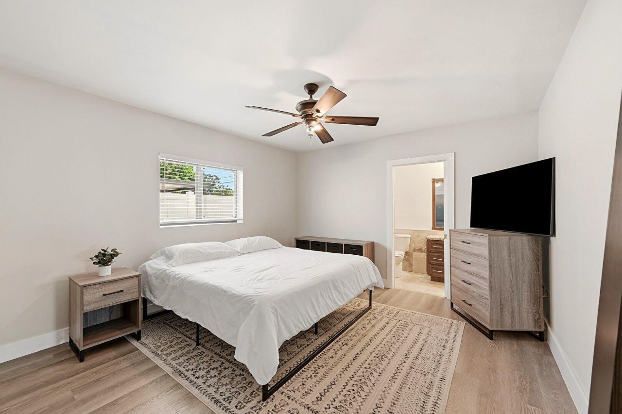 8370 NW 26th Place, Sunrise, FL 33322 Photo