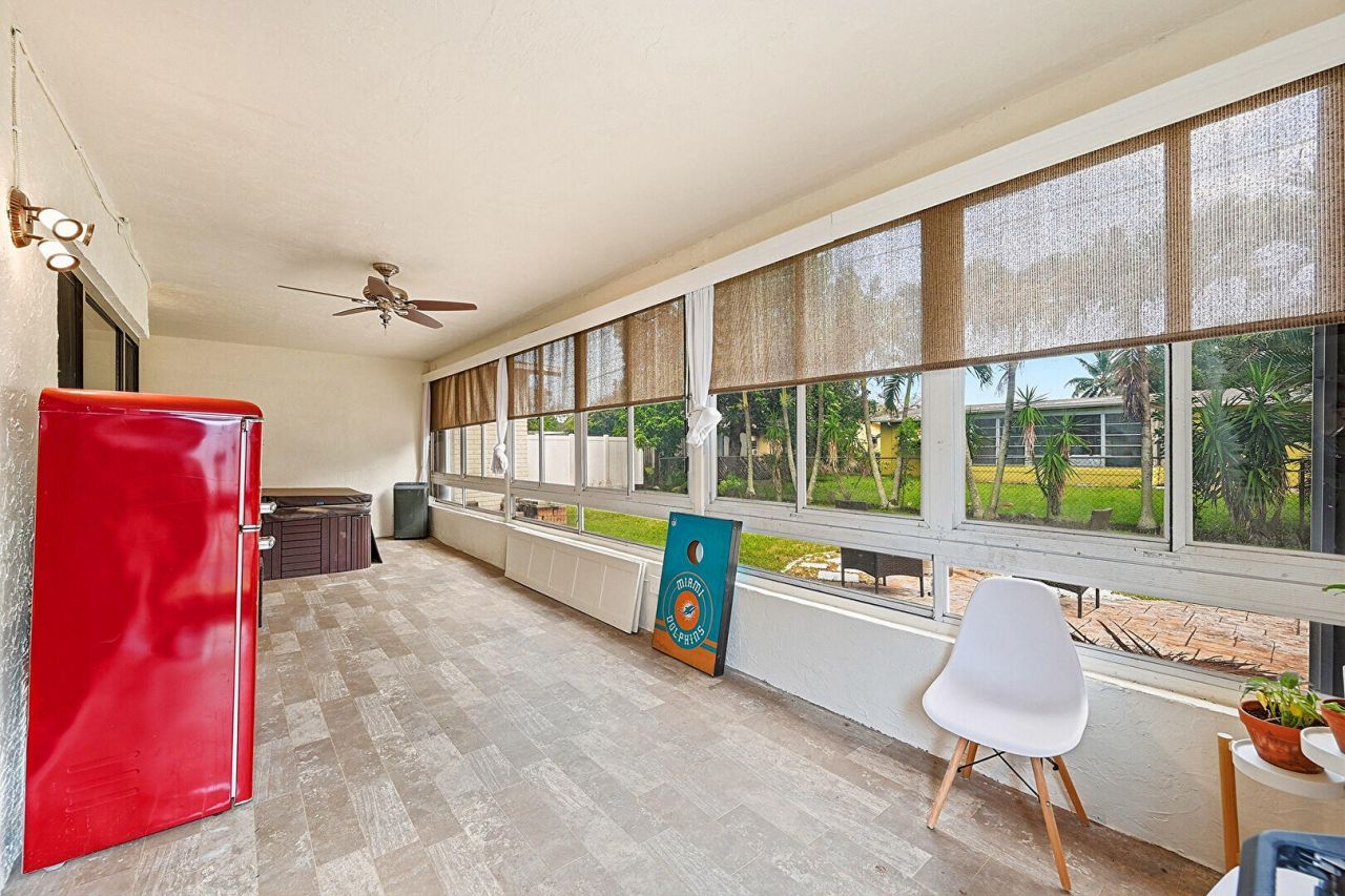 8370 NW 26th Place, Sunrise, FL 33322 Photo