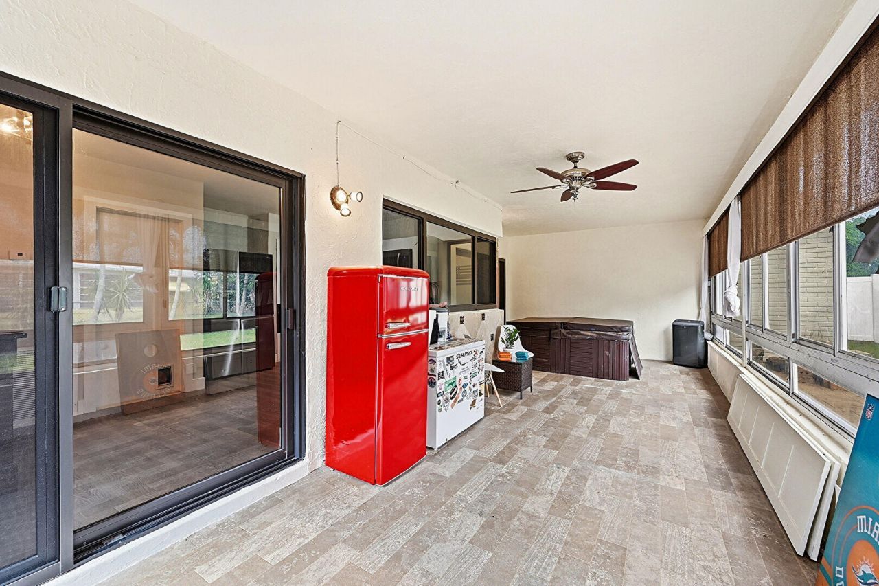 8370 NW 26th Place, Sunrise, FL 33322 Photo