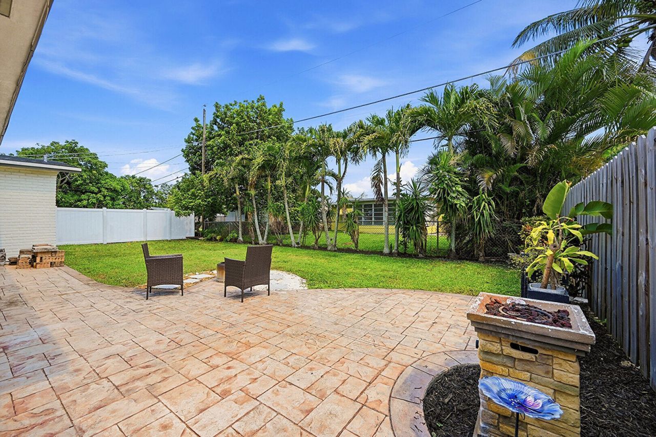 8370 NW 26th Place, Sunrise, FL 33322 Photo