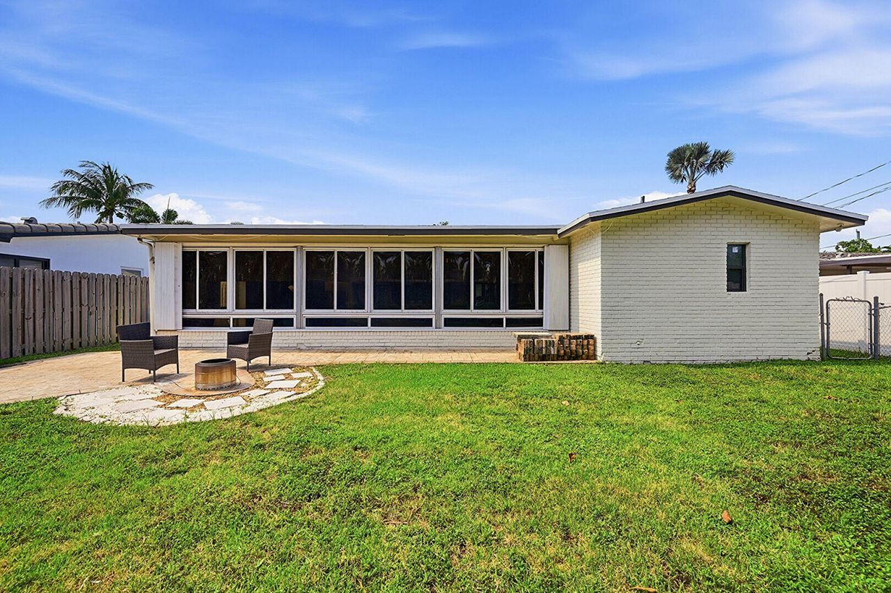 8370 NW 26th Place, Sunrise, FL 33322 Photo