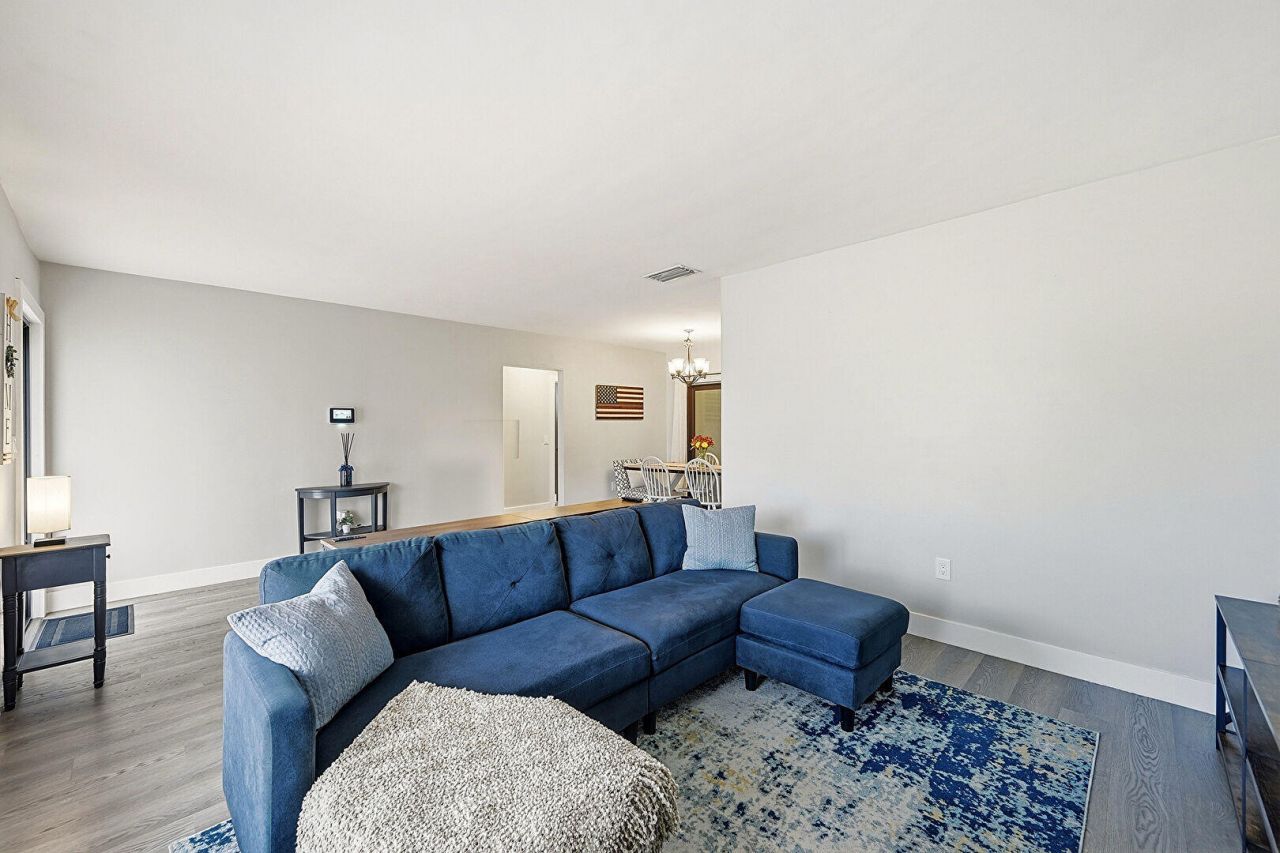 8370 NW 26th Place, Sunrise, FL 33322 Photo