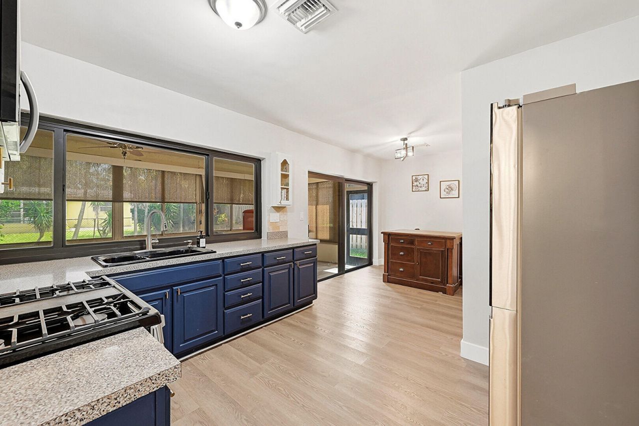 8370 NW 26th Place, Sunrise, FL 33322 Photo