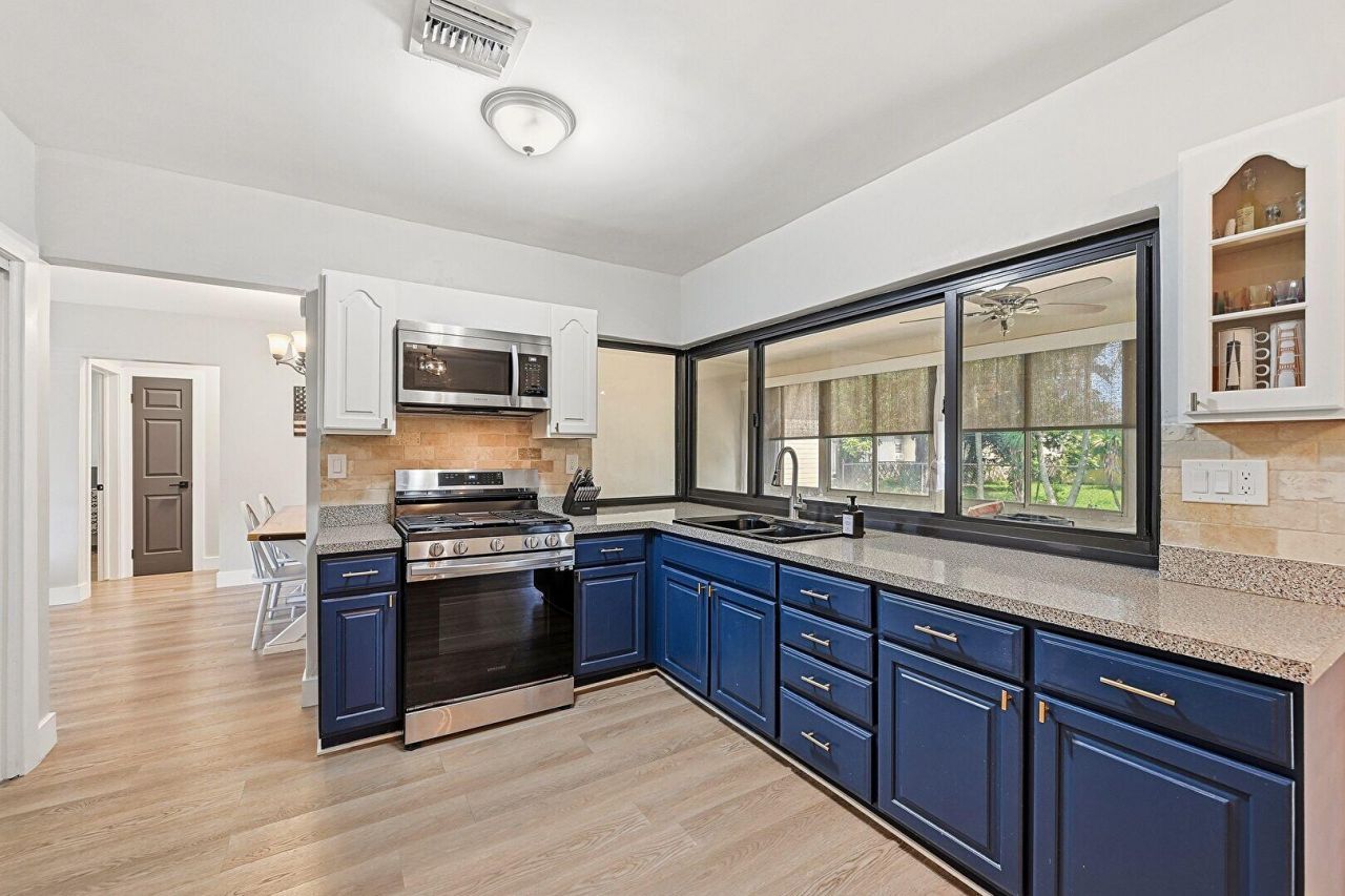 8370 NW 26th Place, Sunrise, FL 33322 Photo