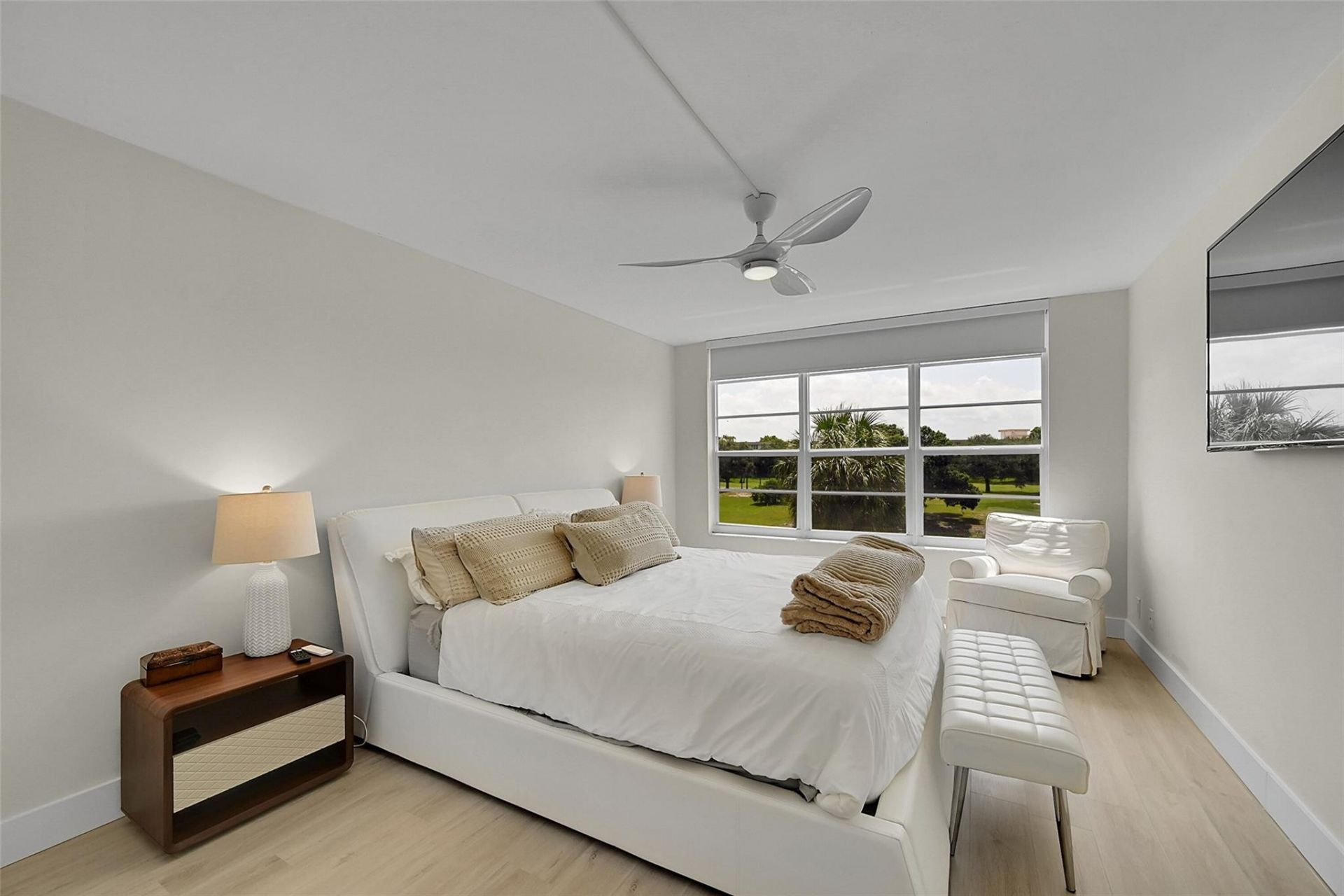 555 Oaks Lane, Unit 311, Pompano Beach, FL 33069 Photo