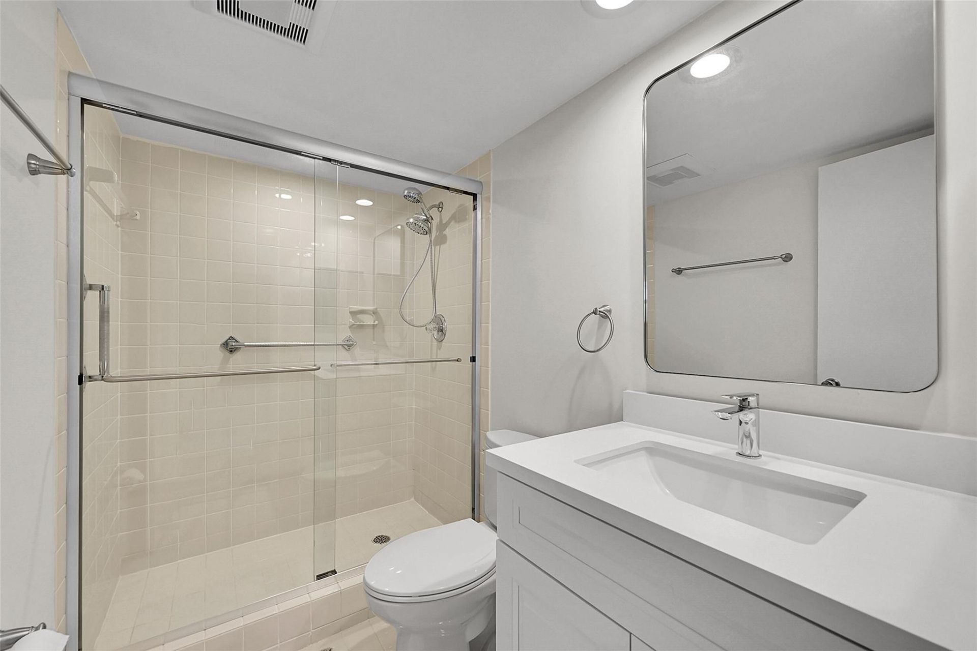 555 Oaks Lane, Unit 311, Pompano Beach, FL 33069 Photo