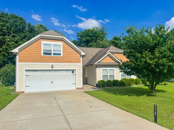 214 Wyburn Pl , Burns, TN 37029