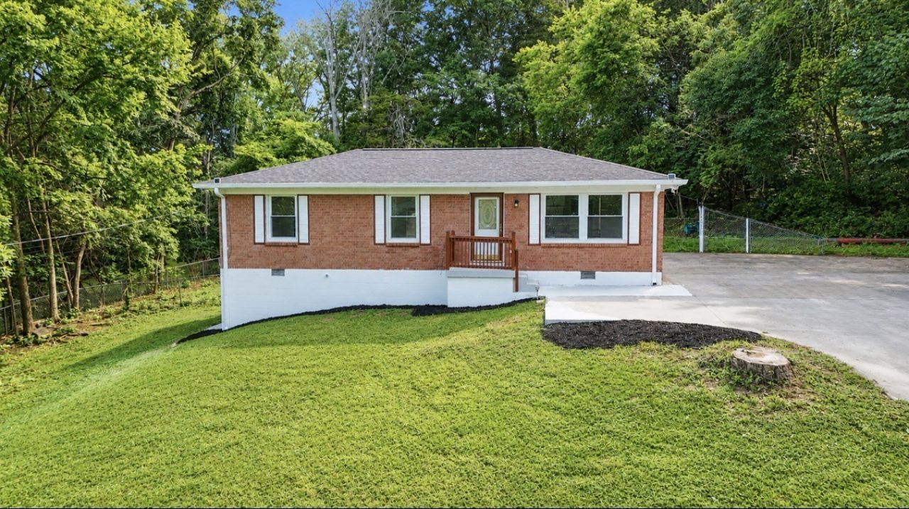 101 Travis St , Hendersonville, TN 37075 Main Photo