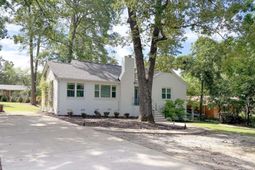 402 Arbor Drive photo 4
