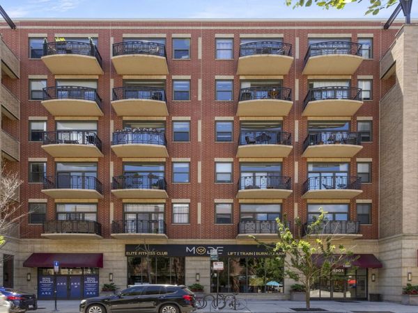 1301 W Madison Street , Unit 305, Chicago, IL 60607