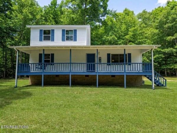 125 Walnut Ln, Oneida, TN 37841