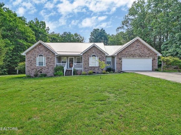 360 Swallows Xing, Grimsley, TN