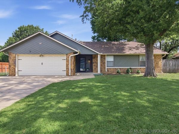 1104 W Delmar Street, Broken Arrow, OK 74012