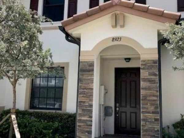 8923 W 35th Ave , Hialeah, FL 33018