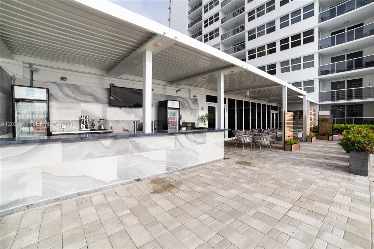 1904 S Ocean Dr , Unit 604, Hallandale Beach, FL 33009 Photo
