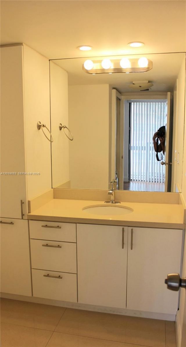 2333 Brickell Ave , Unit 1004, Miami, FL 33129 Photo