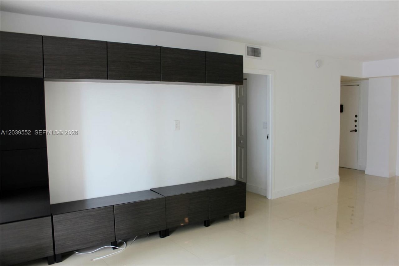 2333 Brickell Ave , Unit 1004, Miami, FL 33129 Photo
