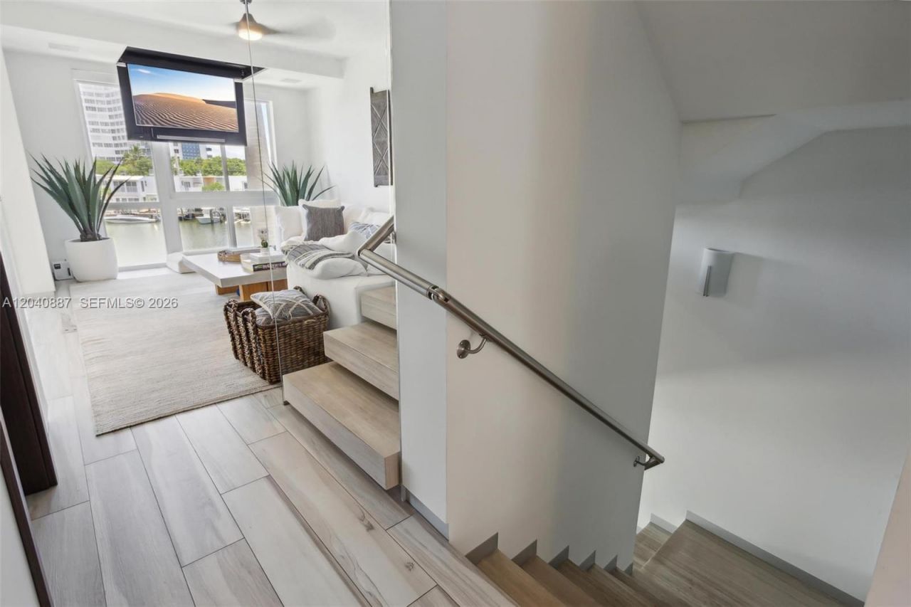 101 N Shore Dr, Unit 101, Miami Beach, FL 33141 Photo