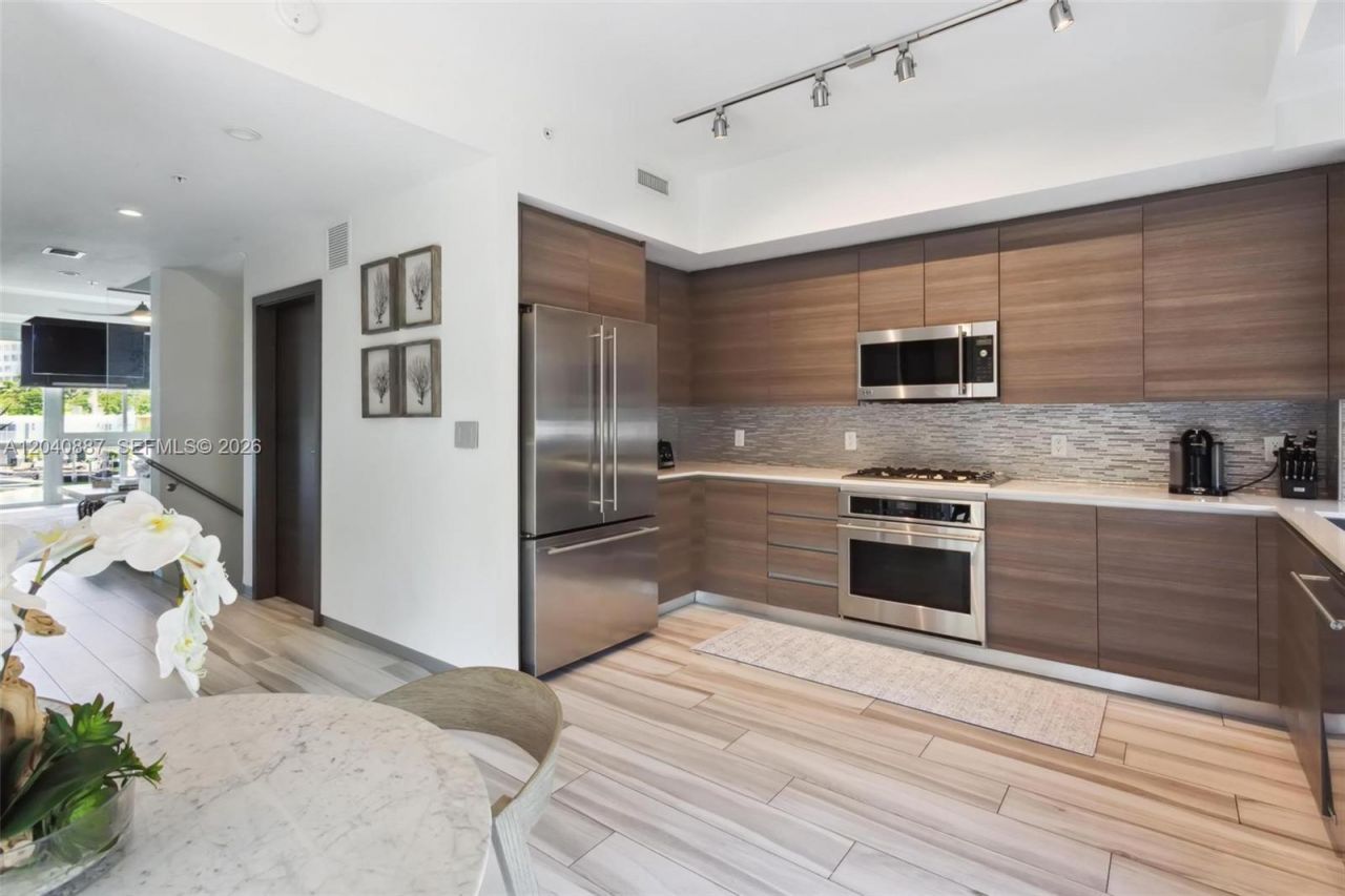 101 N Shore Dr, Unit 101, Miami Beach, FL 33141 Photo