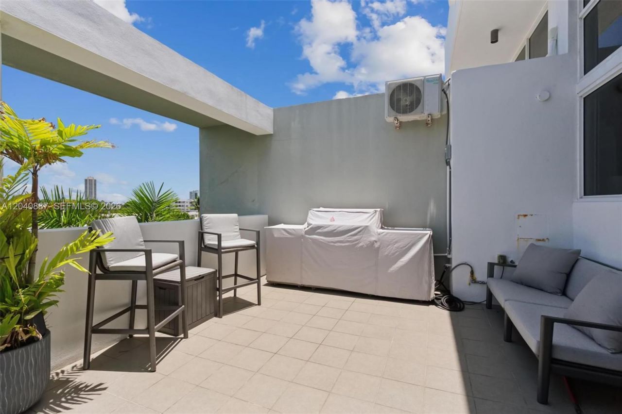 101 N Shore Dr, Unit 101, Miami Beach, FL 33141 Photo