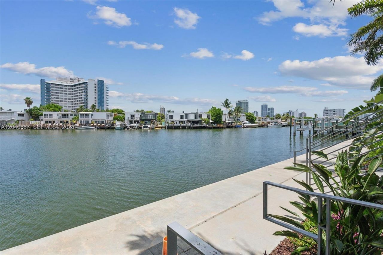 101 N Shore Dr, Unit 101, Miami Beach, FL 33141 Photo