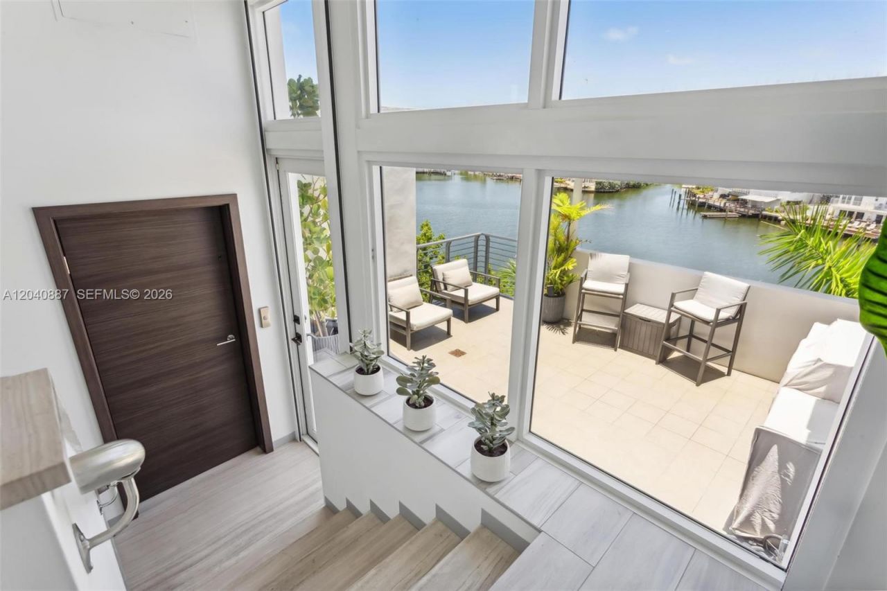 101 N Shore Dr, Unit 101, Miami Beach, FL 33141 Photo