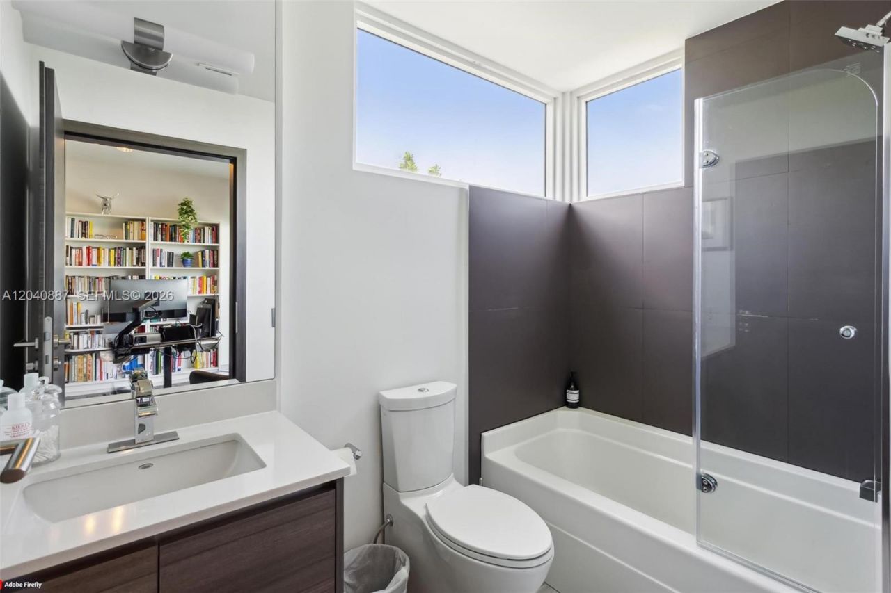 101 N Shore Dr, Unit 101, Miami Beach, FL 33141 Photo
