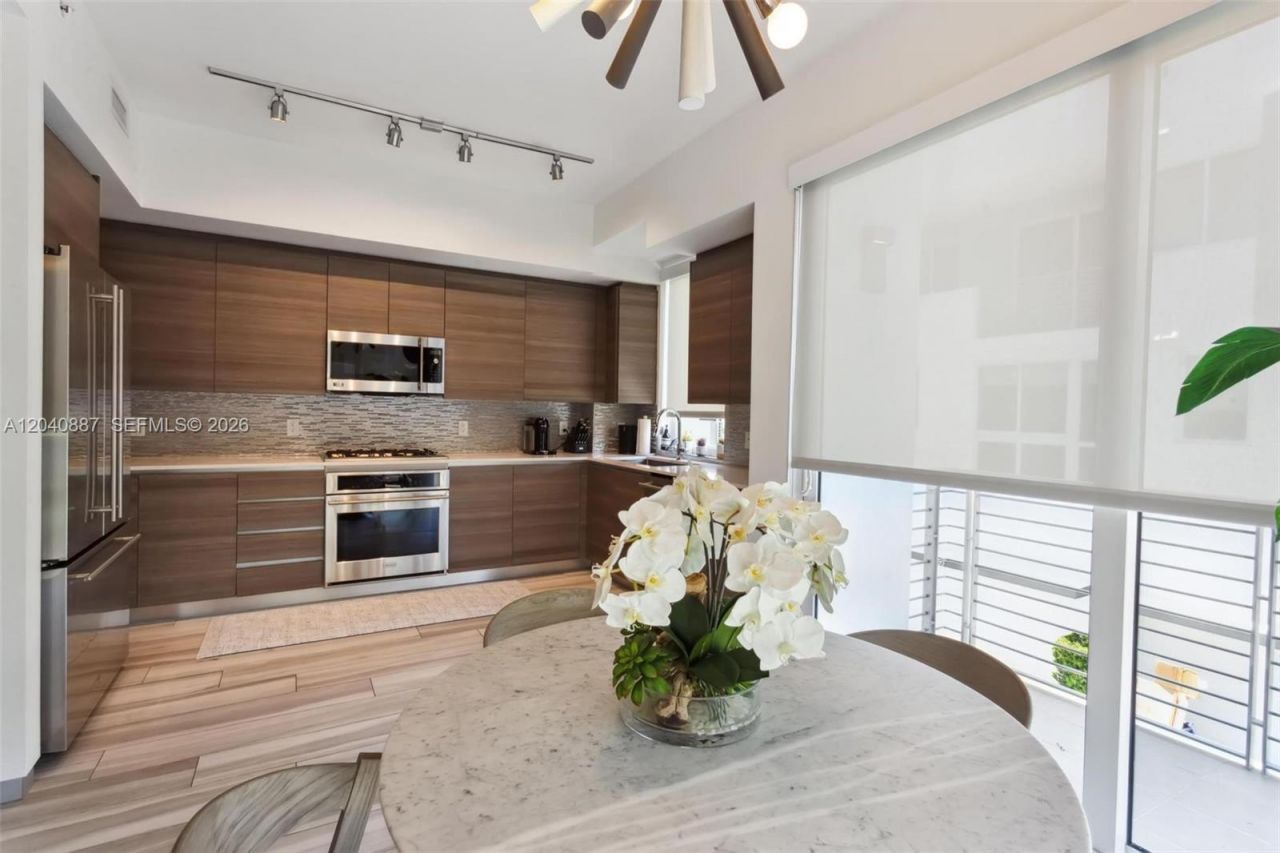 101 N Shore Dr, Unit 101, Miami Beach, FL 33141 Photo