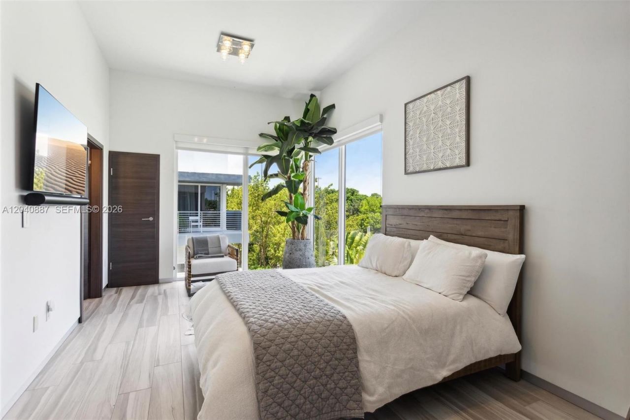 101 N Shore Dr, Unit 101, Miami Beach, FL 33141 Photo