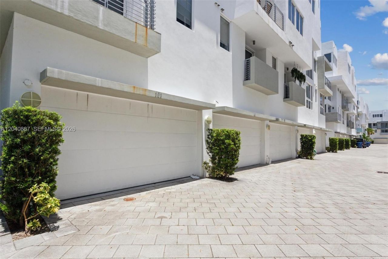 101 N Shore Dr, Unit 101, Miami Beach, FL 33141 Photo