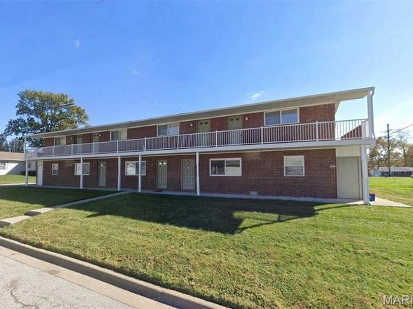 106 S HIGH Street, Shiloh, IL 62269